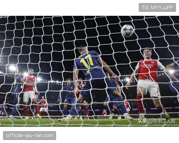 定位球战术成焦点,多支中超球队赛前加练角球与任意球攻防 定位球战术成焦点,多支中超球队赛前加练角球与任意球攻防